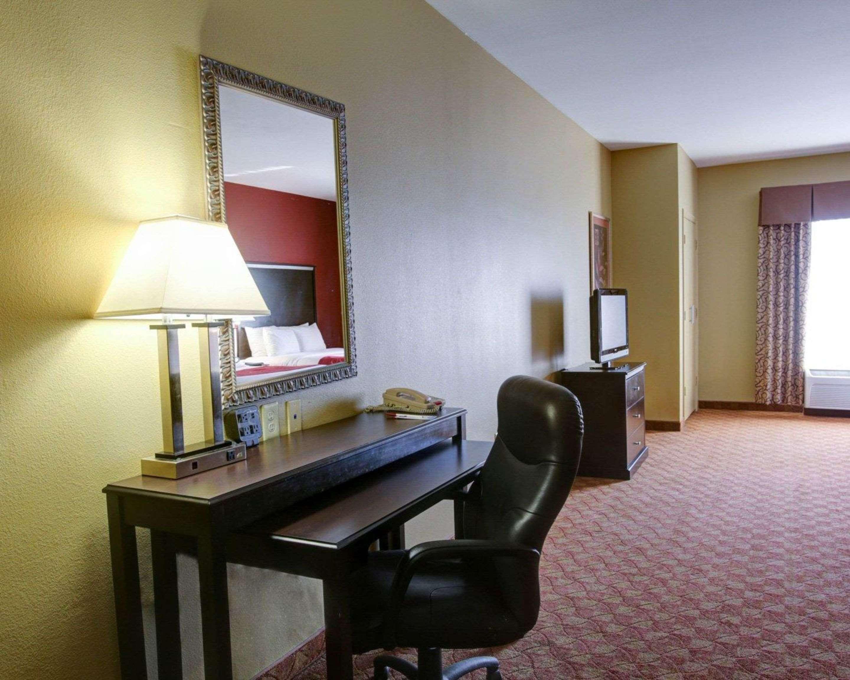 Comfort Suites Old Town Spring Dış mekan fotoğraf